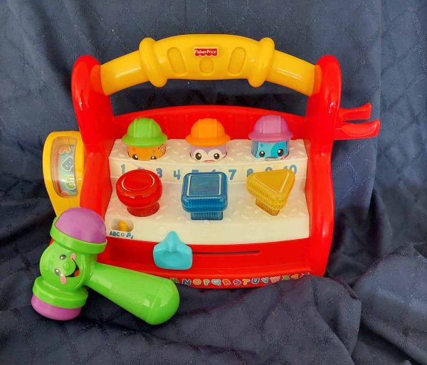 B04: Fisher & Price Hammer & Shapes
