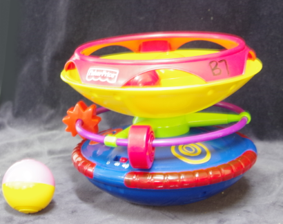 B07: Fisher Price Spinning Top with balls